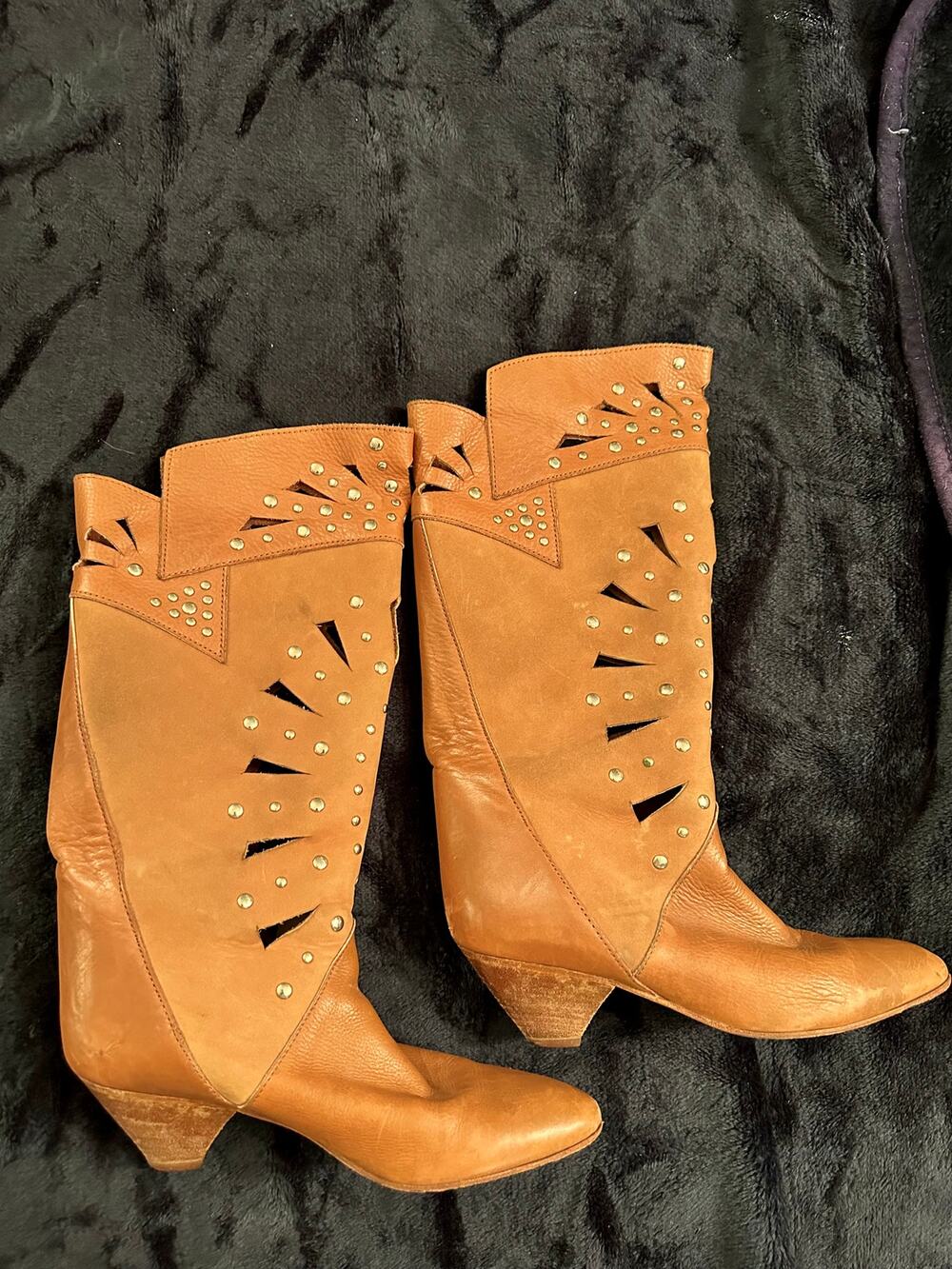 VINTAGE MADE IN ITALY IMAGINE STUDDED CUTOUT LEATHER BOOTS 37